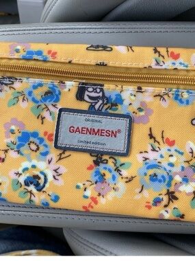 Gaenmesn Peanuts Yellow Floral Women’s Makeup Bag